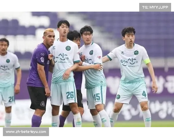 韩国女团偶像安宥真亮相K联赛为大田市民开球引发热烈反响 韩国女团偶像安宥真亮相K联赛为大田市民开球引发热烈反响